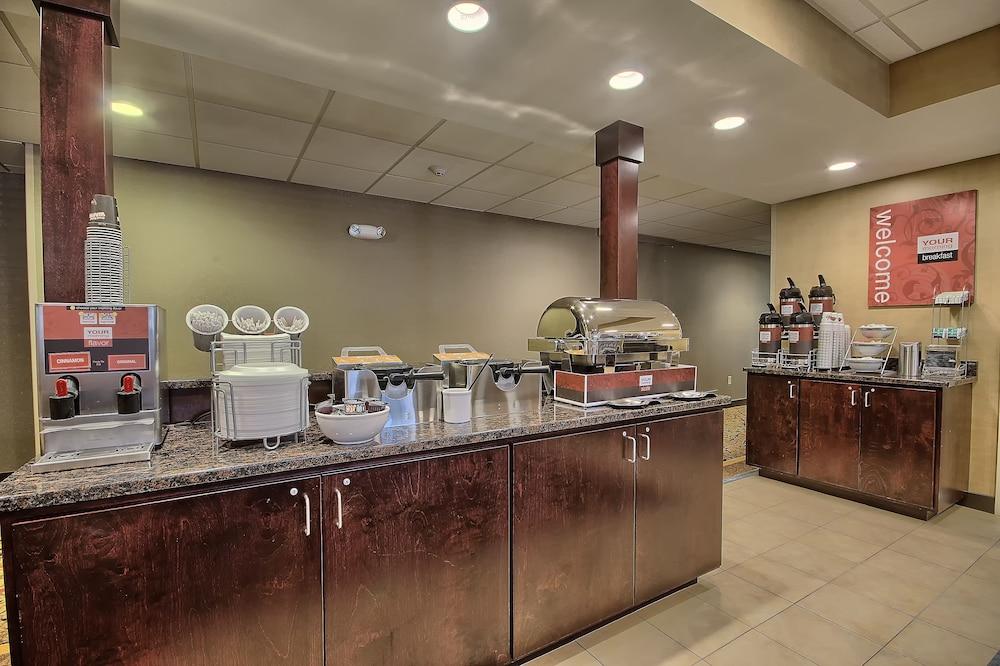 Comfort Inn & Suites Wadsworth Bagian luar foto