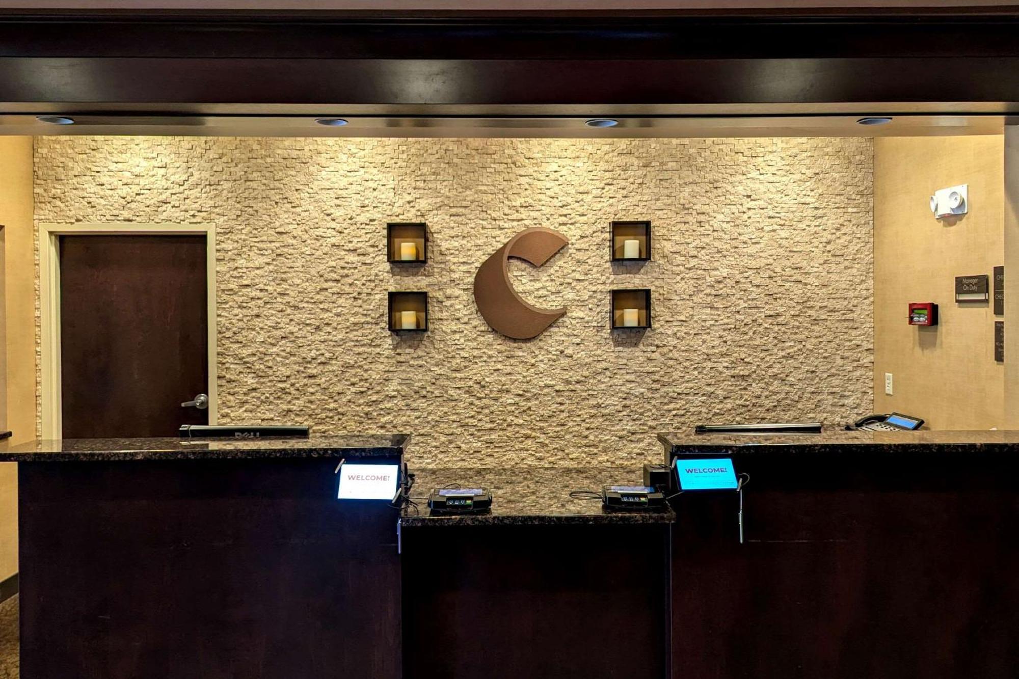 Comfort Inn & Suites Wadsworth Bagian luar foto