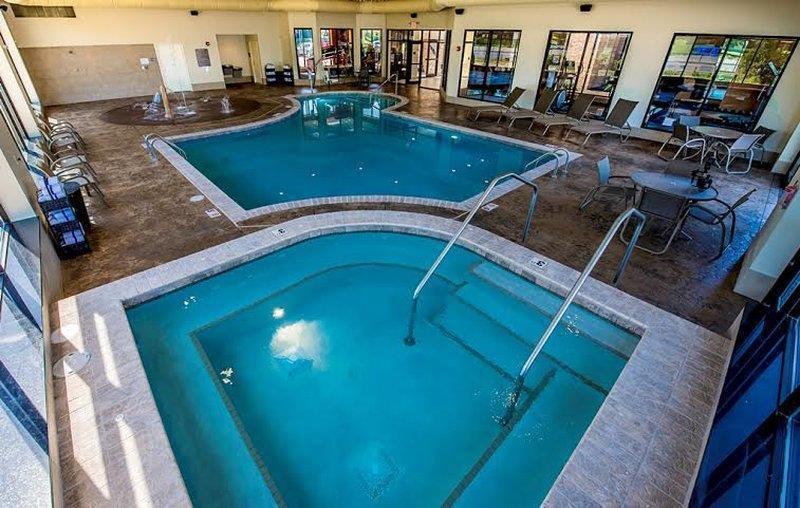 Comfort Inn & Suites Wadsworth Bagian luar foto